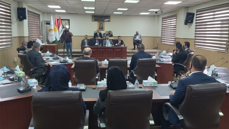 وێنەیەکی ئەرشیڤیی کۆبوونەوەیەکی ئەنجوومەنی پارێزگای هەولێر